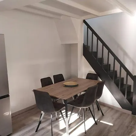 Maison Meublee, 2 Chambres, Cour Feriehus