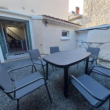 Feriehus Maison Meublee, 2 Chambres, Cour